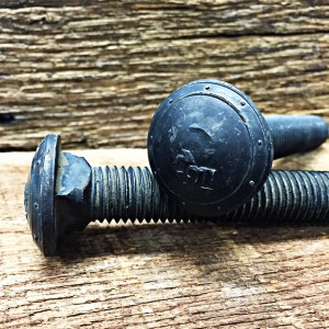 Shaker Bolt